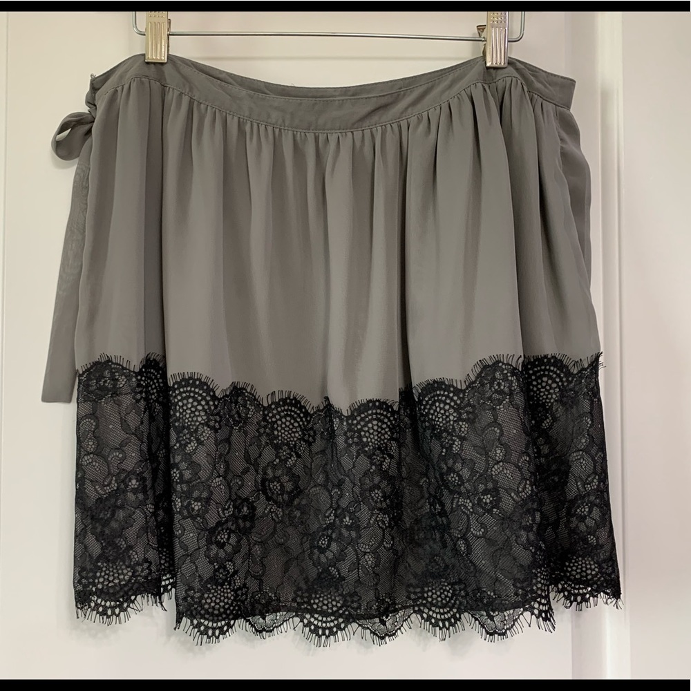 Grey skirt with lace